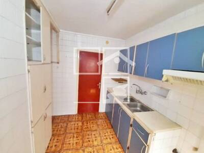 Local en Juan RamÃ³n JimÃ©nez, Rubí Barcelona