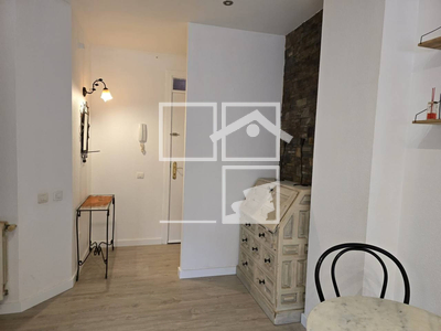 Inmueble en Calle Borges Blanques    bajos , Barcelona